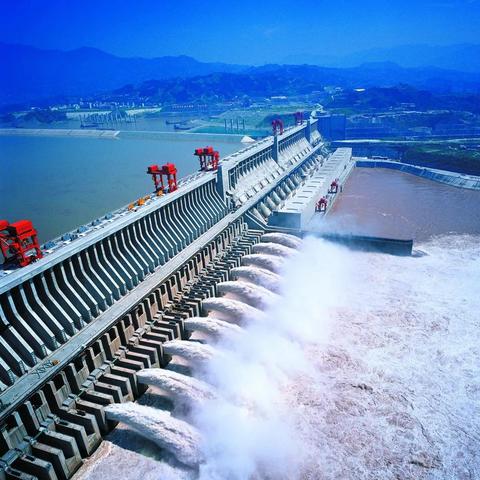 三峡水运新通道启动，开启长江经济带发展新篇章